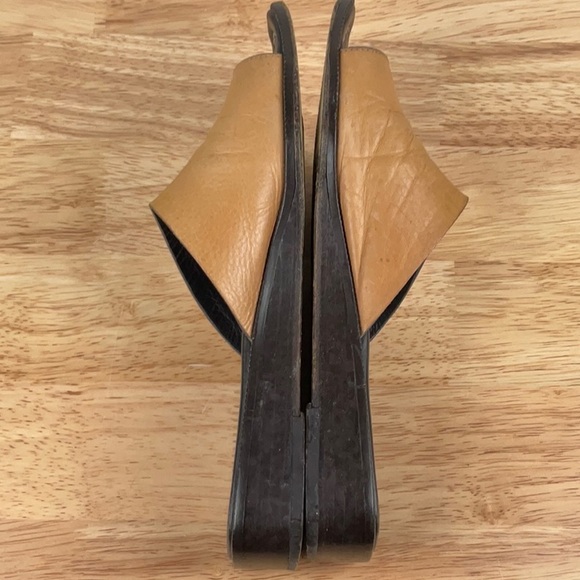 DONALD J PLINER tan leather sandals - Picture 13 of 16